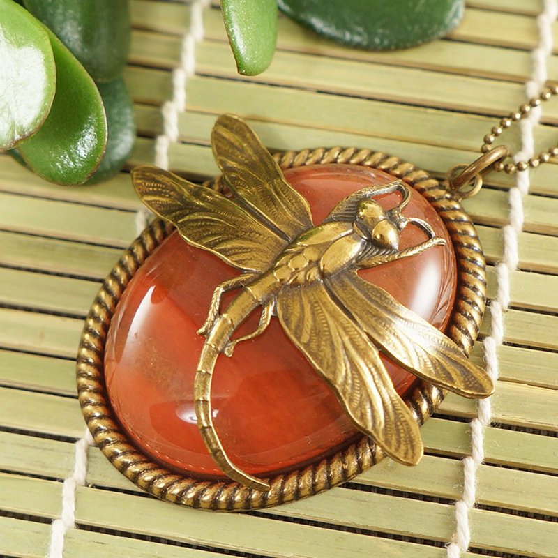 Pink Red Oval Cherry Quartz Necklace Brass Dragonfly Pendant Necklace Jewelry - 項鍊 - 銅/黃銅 紅色