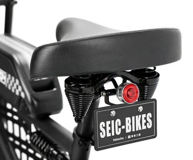 パーソナライズされたナンバープレート (プレーン/カスタマイズ) / 1