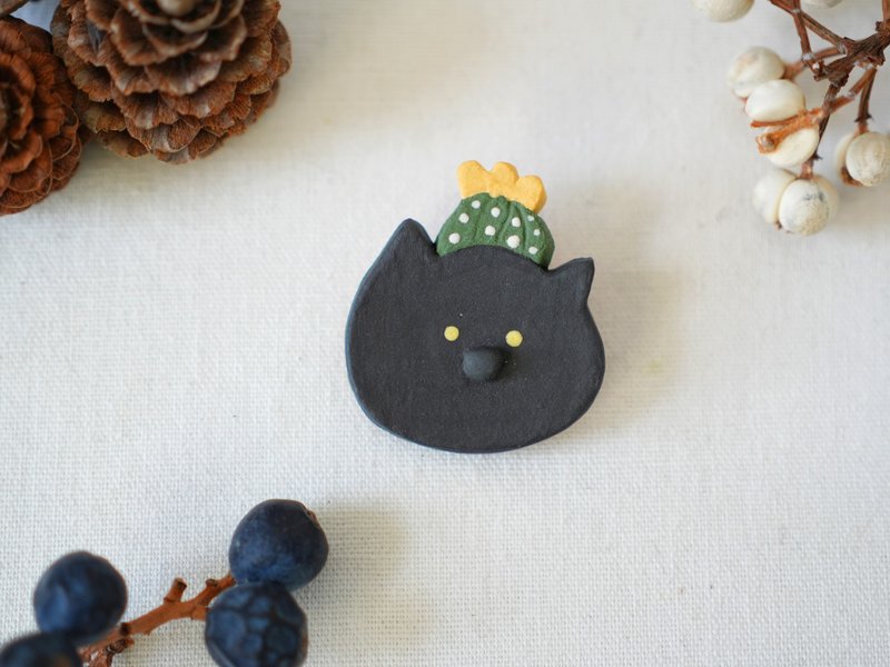 Hood Series·Black Cat Pottery Pin Brooch - เข็มกลัด/พิน - ดินเผา สีดำ