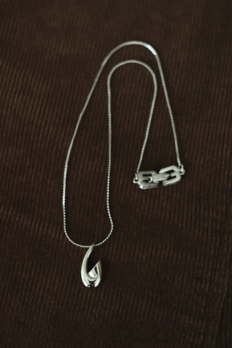 Givenchy Necklace飾品/項鍊/首飾/復古/中古 - 項鍊 - 其他金屬 銀色