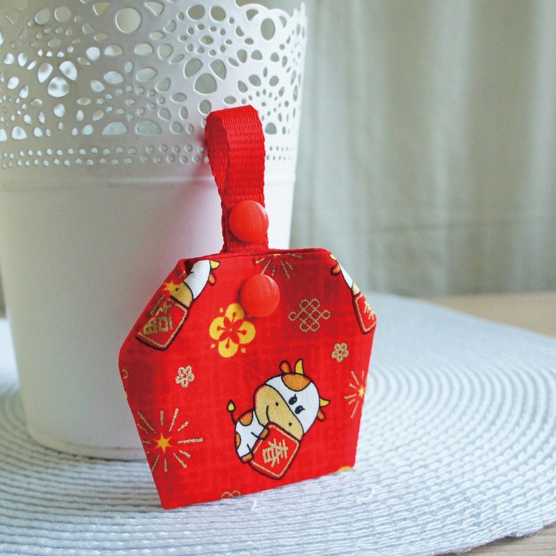 Lovely【牛年鴻運御守平安符袋、紅】護身符袋、詩籤福袋 - 平安符袋 - 棉．麻 紅色