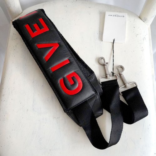 GIVENCHY ブラック ハンドバッグ 取り外し可能ストラップ付き ジバンシィ GIVENCHY ロゴモチーフ 2WAY ボストン ブラック