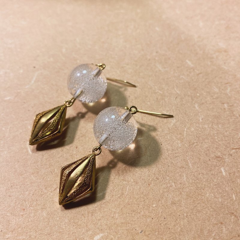 復古泡泡珠黃銅鏤空菱形耳環 - 耳環/耳夾 - 樹脂 透明