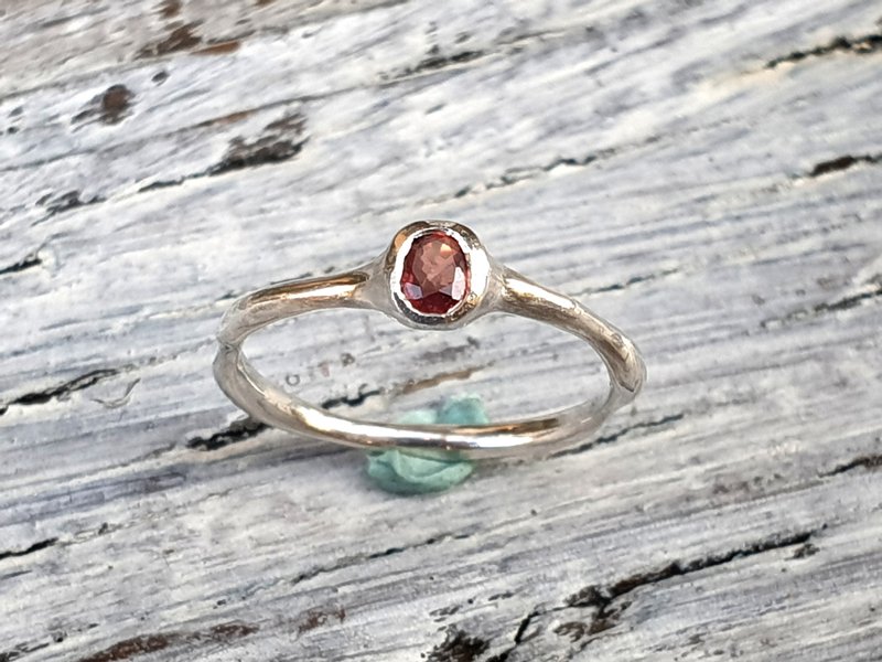 Oˋre Jewelry 設計師款 Padparadscha 藍寶石 925純銀戒指 - 戒指 - 寶石 