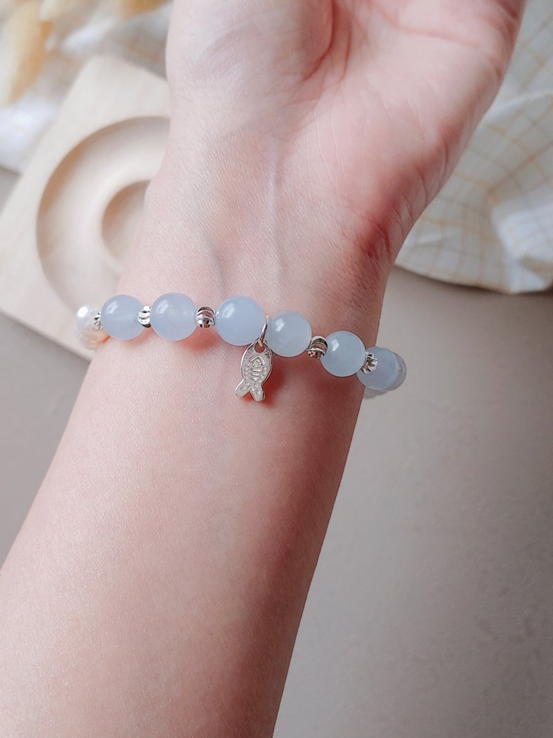 (Fast shipping) Corresponding to the Throat Chakra_Natural Blue Chalcedony + Pearl_With 925 Sterling Silver Fish Pendant Bracelet - สร้อยข้อมือ - เครื่องเพชรพลอย หลากหลายสี