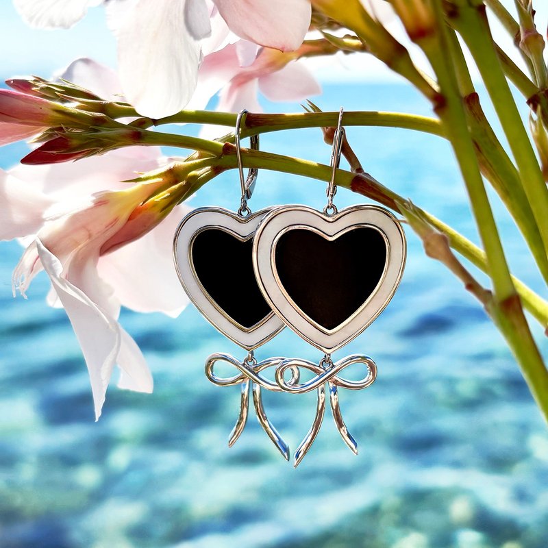 Brigitte Heart Earrings – Sterling Silver, Mother-of-Pearl, Obsidian - 耳環/耳夾/耳骨夾 - 純銀 銀色