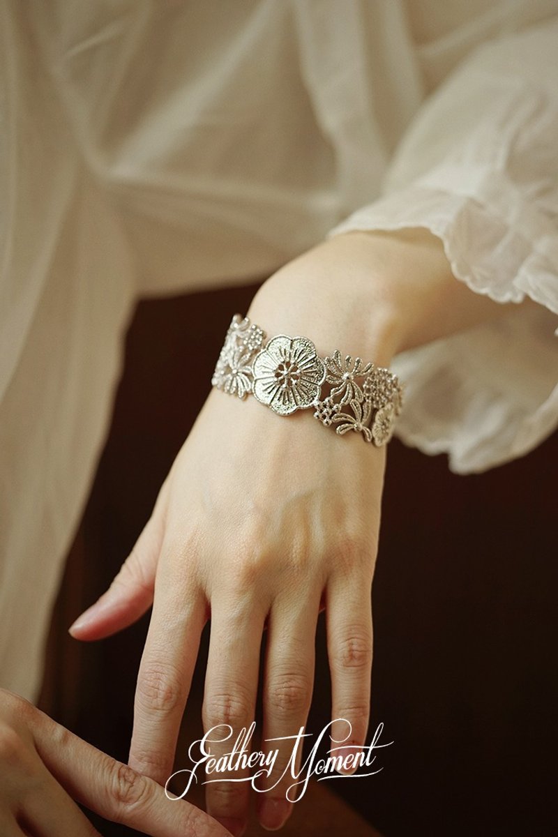 Embroidered flower lace 925 Silver bracelet niche elegant retro simple elegant elf girl - Bracelets - Silver 