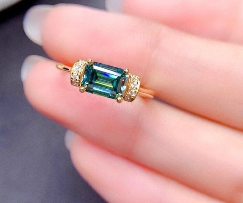 Moissanite Ring, Green Moissanite Ring, D Color Moissanite Ring - 戒指 - 其他金屬 銀色