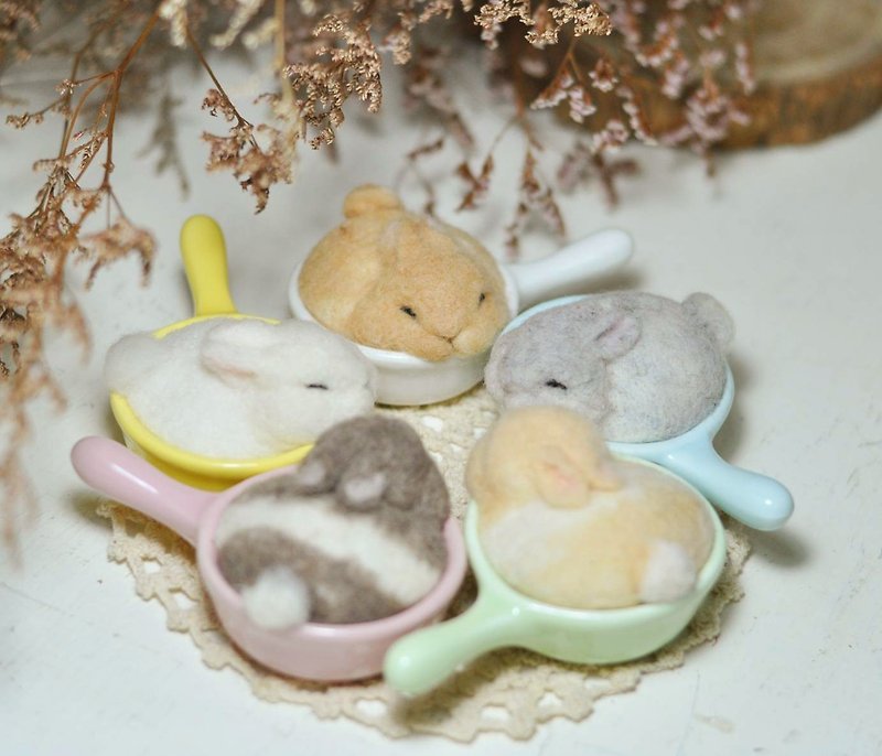 Frying Pan Rabbit Wool Felt Material Kit [with video] - Knitting, Embroidery, Felted Wool & Sewing - Wool Khaki