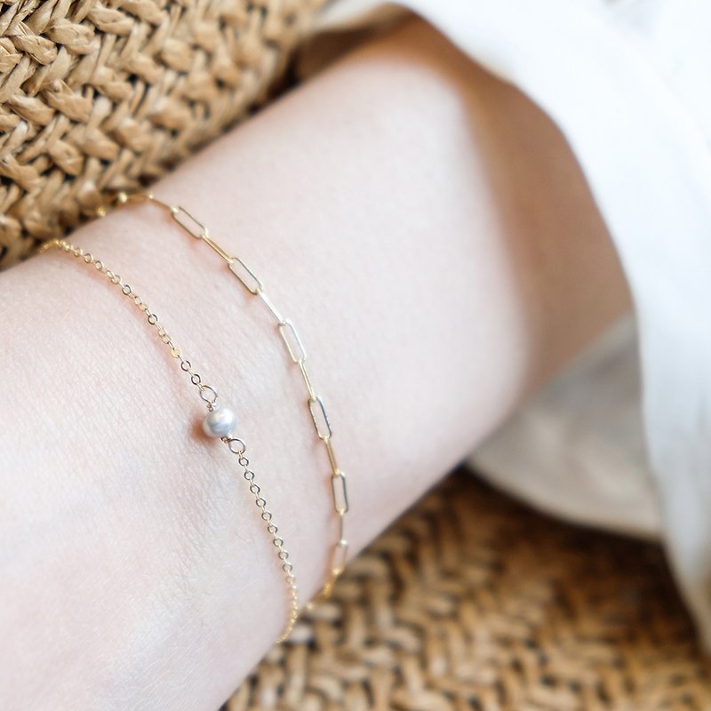 Single gray pearl bracelet 14k gold Hepburn style simple texture - สร้อยข้อมือ - เครื่องประดับพลอย สีเทา
