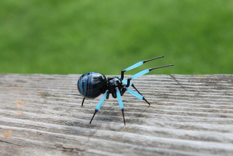 Black Blue Handcrafted Miniature Glass Spider Figurine for Home Decor Halloween - Pottery & Glasswork - Glass Black