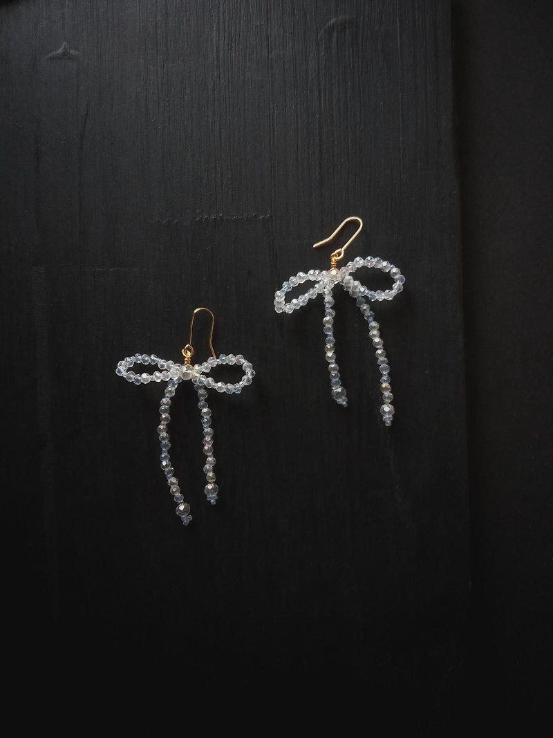 Bow earrings clear glass beads, gold plated hooks original sophisticated design - ต่างหู - แก้ว สีใส