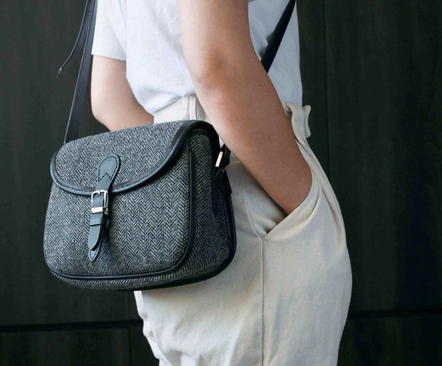 Tweed messenger online bag