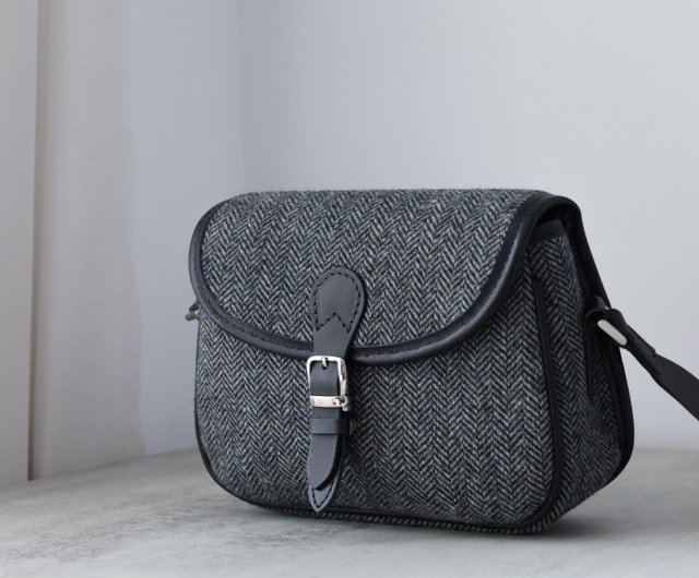 ウールとレザーのサドルバッグ】ハリスツイード 心温まる秋冬