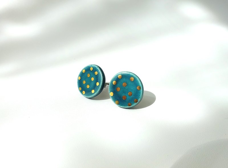 Gold dot round pierce・earring dark green - Earrings & Clip-ons - Pottery Green