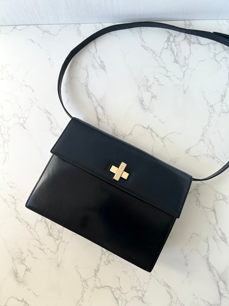 Rare second-hand Celine black cross buckle small box leather shoulder side cross-body backpack handbag - กระเป๋าแมสเซนเจอร์ - หนังแท้ สีดำ