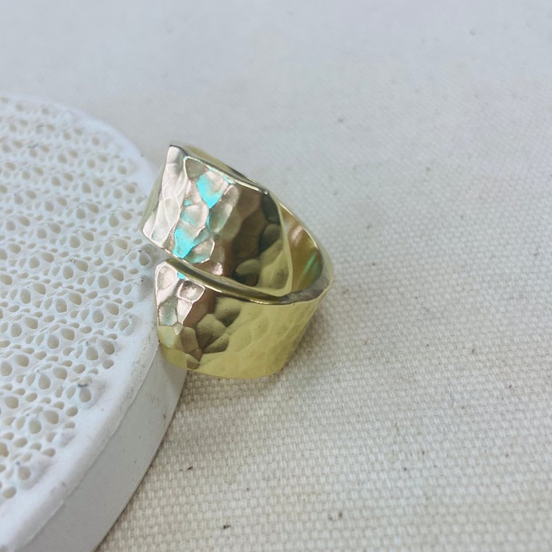 Bronze ripple Wide Name Customizable S10 Ring opening - แหวนทั่วไป - ทองแดงทองเหลือง สีทอง