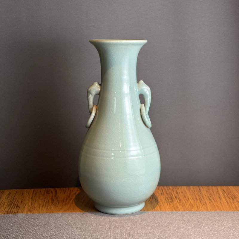 台灣 【手作藏品】 青瓷雙象環耳瓶 - 擺飾/家飾品 - 其他材質 透明