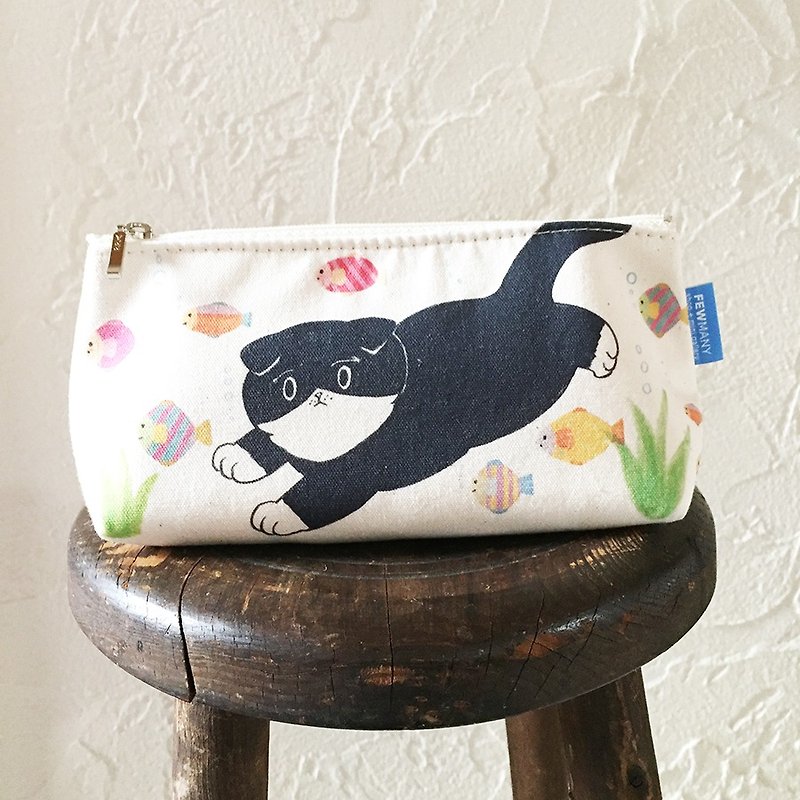 Swiss in the ocean ~ ~ Black and white cat pouch - กระเป๋าเครื่องสำอาง - ผ้าฝ้าย/ผ้าลินิน ขาว