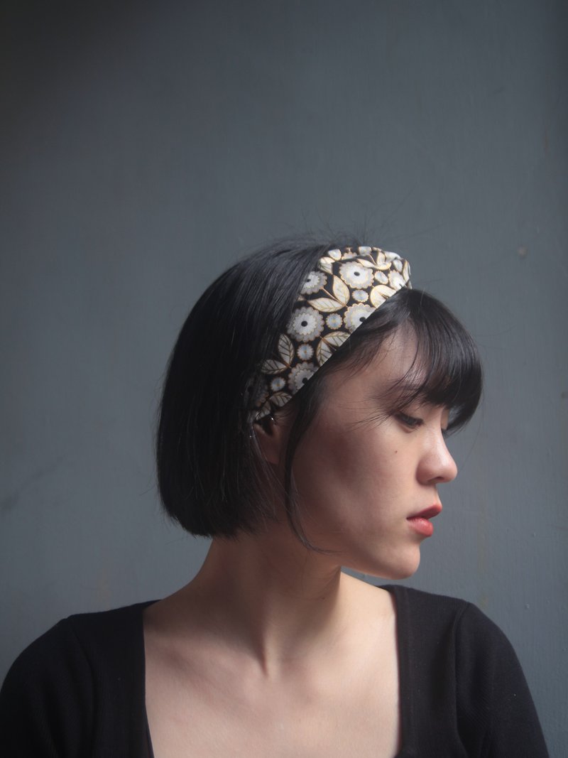 Dark night's sunny hot gilding handmade cross elastic headband - Headbands - Cotton & Hemp Black