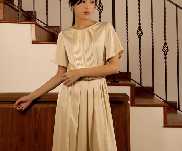 LIGHT YELLOW PLEATED SATIN FLARE DRESS WITH BELT - Shop