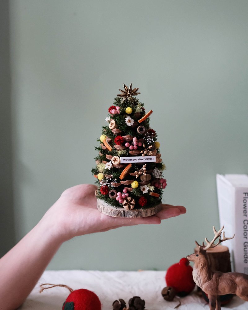 Pine cone Christmas tree/forest party model/exchange gift/Christmas gift - ช่อดอกไม้แห้ง - พืช/ดอกไม้ 