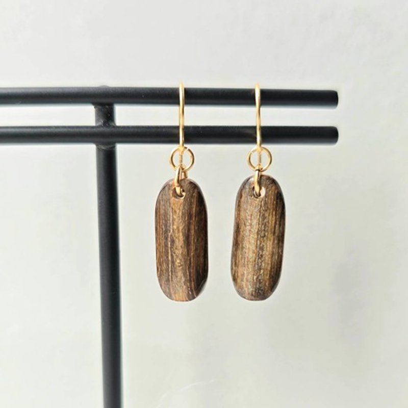 Iridescent coral earrings - ต่างหู - วัสดุอื่นๆ สีทอง