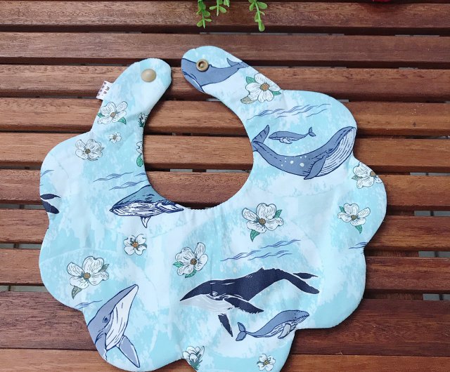 Whale fashion bib