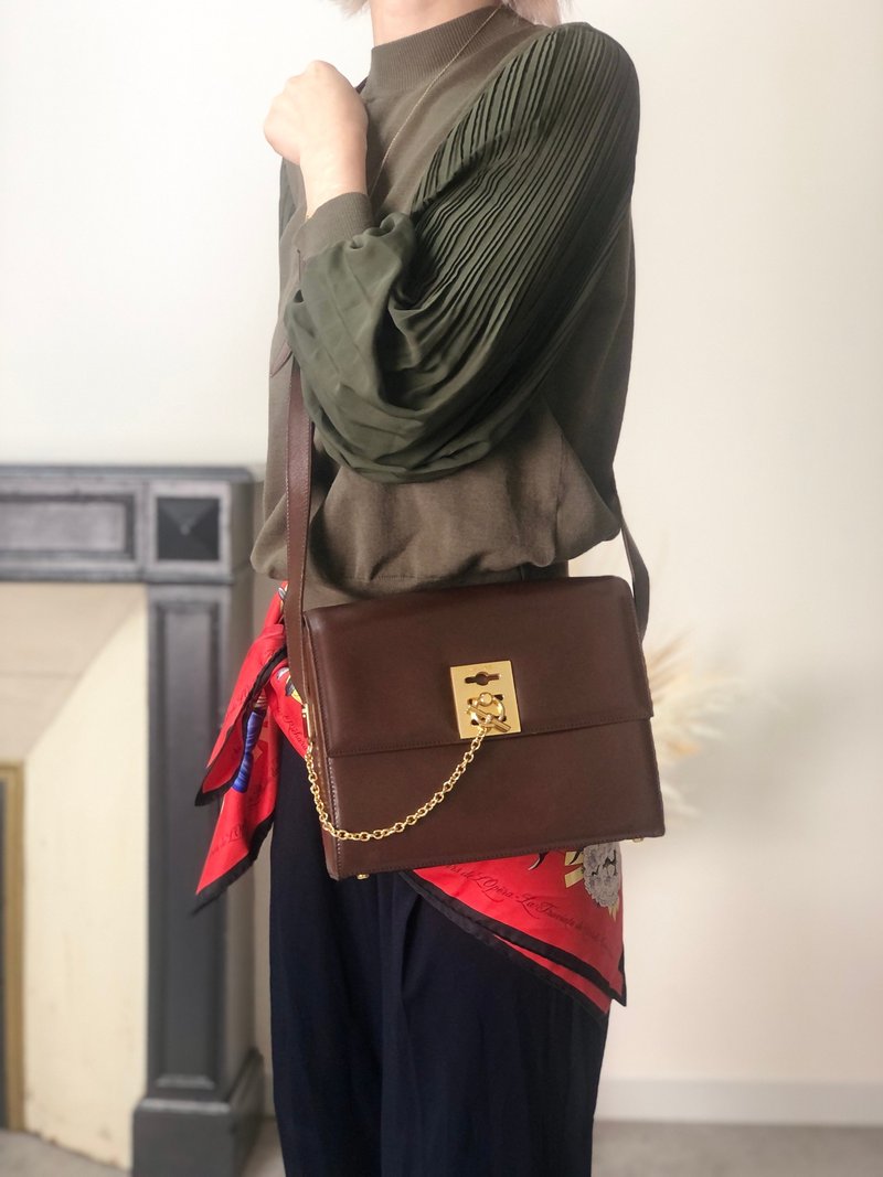 【 日本直送　名牌中古包 】CELINE セリーヌ ショルダーバッグ ブラウン ガンチーニ チェーン レザー スクエア vintage オールド x6s3nv - 側背包/斜背包 - 真皮 咖啡色