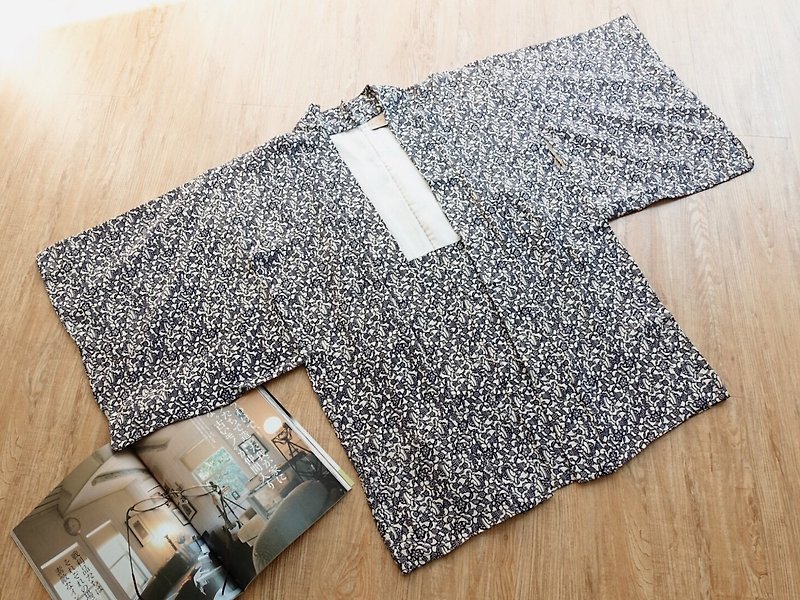 Vintage Kimono / Feathered no.30 - เสื้อแจ็คเก็ต - ผ้าไหม หลากหลายสี