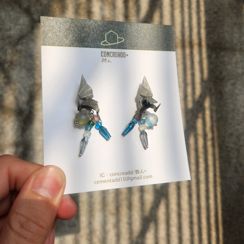 Year of the Dragon Feilong origami waterproof jewelry ear pins and ear plugs two-wear design - ต่างหู - กระดาษ สีเทา