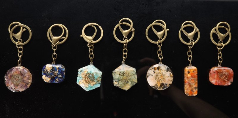 Seven chakra symbol ore crystal Orgonite keychain set orgonite luck meditation spiritual body and mind healing - ที่ห้อยกุญแจ - คริสตัล หลากหลายสี