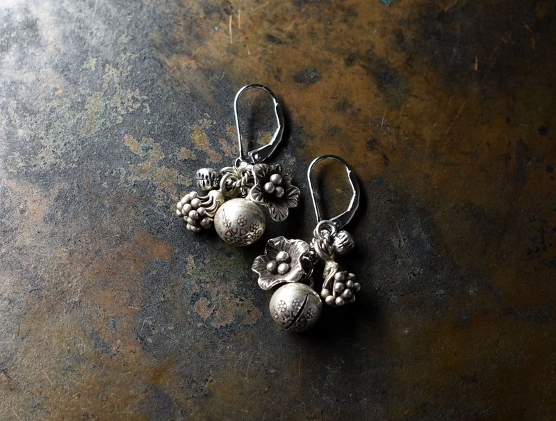 Bells and buds, flowers Karen Silver and small bell earrings - Earrings & Clip-ons - Other Metals Silver