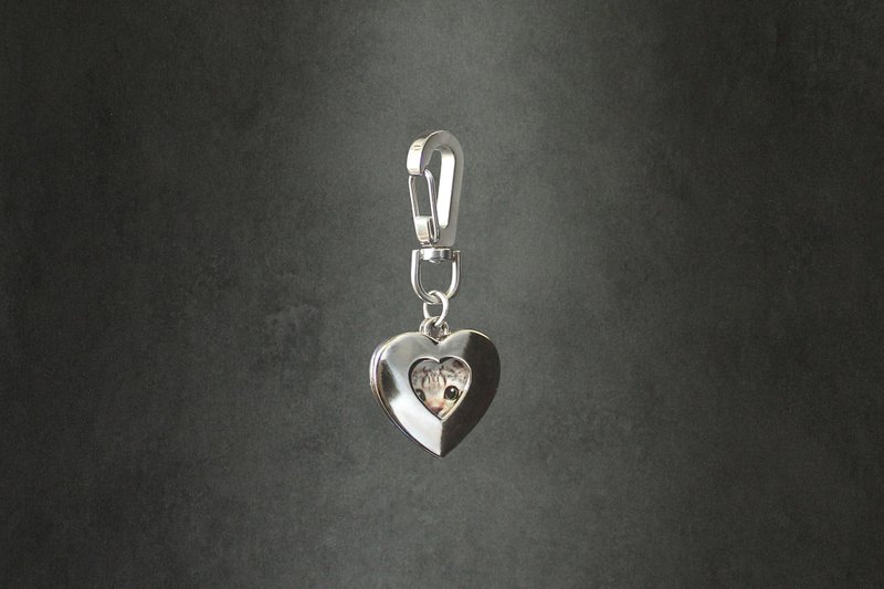 Forever & Co. Stainless Steel Love Keychain/Hook Style/Customized Metal Waterproof Photo - ที่ห้อยกุญแจ - สแตนเลส สีเงิน