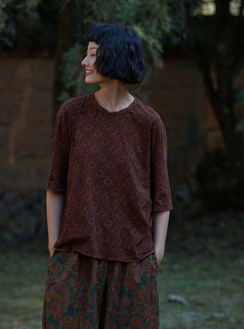 麗福花 復古文青 純棉印花針織短袖T恤 - 女 T 恤 - 棉．麻 