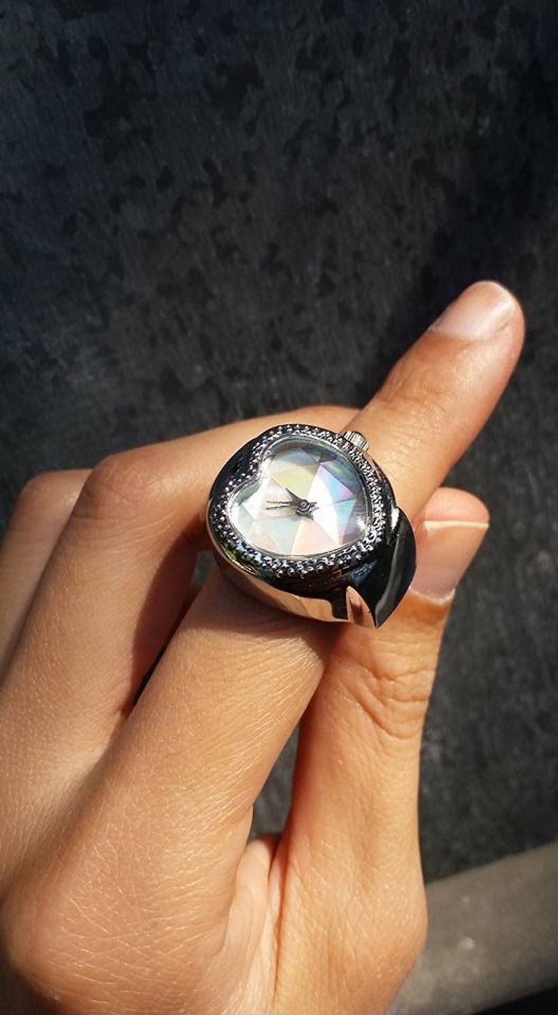 【紛失・発見】アンティーク天然石ダイヤモンドカットマザーオブパールハートリングウォッチ - 腕時計 - 宝石 ホワイト