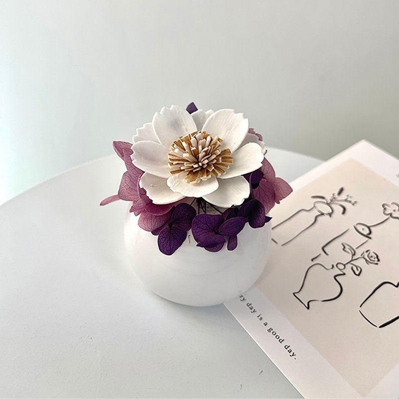 【艸弄花藝】擴香花禮盒-波斯菊 (附香氛精油) - 香氛/精油/擴香 - 植物．花 