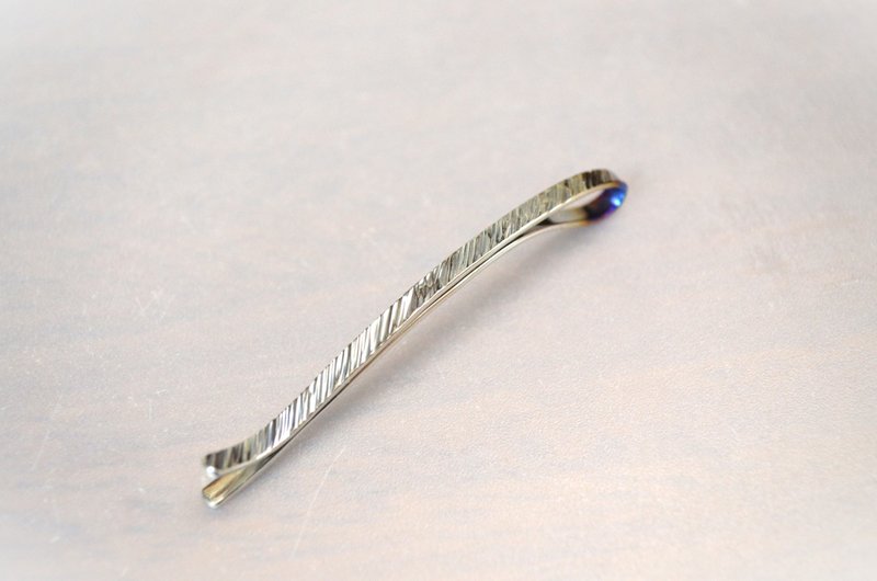 Titanium hairpin, pure titanium hairpin, sharp hammered finish, Butt Blue A63mm - เครื่องประดับผม - โลหะ สีเงิน