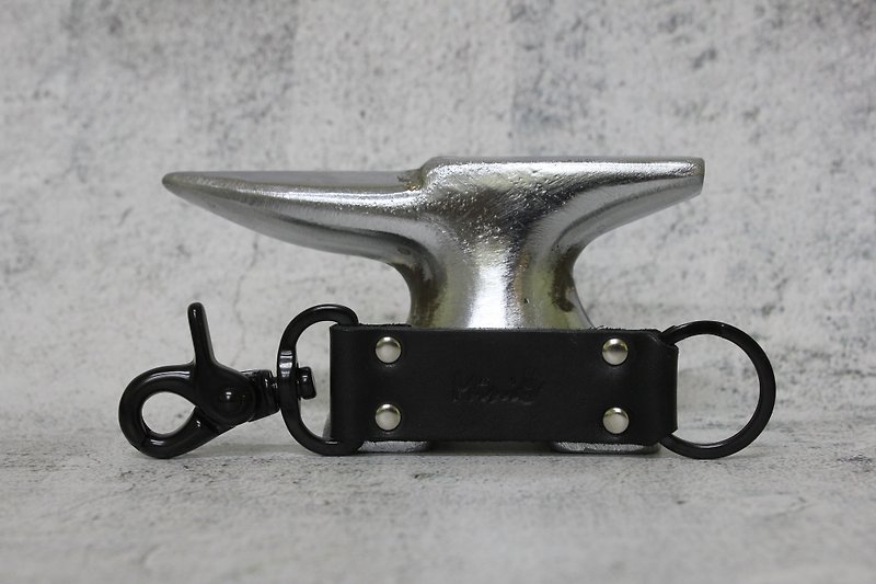 【Mini5】ヴィンテージナイトスタイルキーホルダー（カニフック） - キーホルダー・キーケース - 革 ブラック