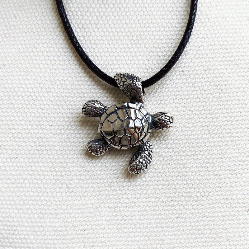 Sterling silver turtle pendant (chain not included) - สร้อยคอ - เงินแท้ สีเงิน