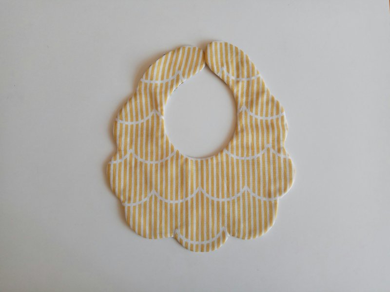 Japanese cotton gauze wavy lines full moon gift bib six-layer yarn eight-layer yarn - Baby Gift Sets - Cotton & Hemp Multicolor