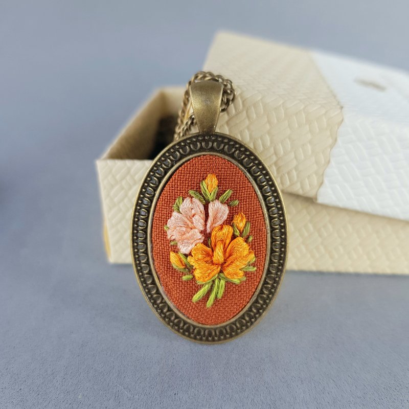 Ribbon embroidered pendant for her, hand embroidered jewelry necklace - 項鍊 - 絲．絹 多色