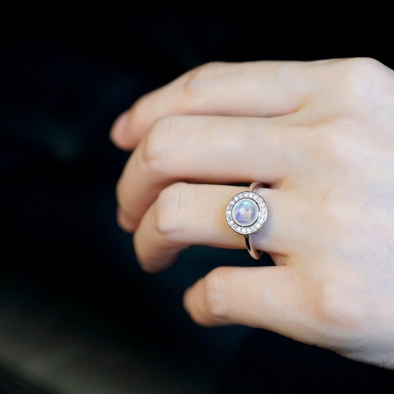 Huaxing Qiuyue Natural Moonstone Open Ring VISHI Future Original Design S925 Sterling Silver Inlaid Zirconite Female - แหวนทั่วไป - คริสตัล 