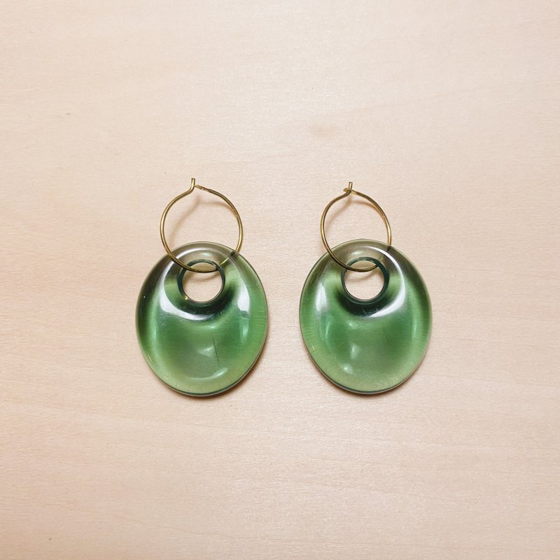 Vintage Green Hollow Oval Earrings - ต่างหู - เรซิน สีเขียว