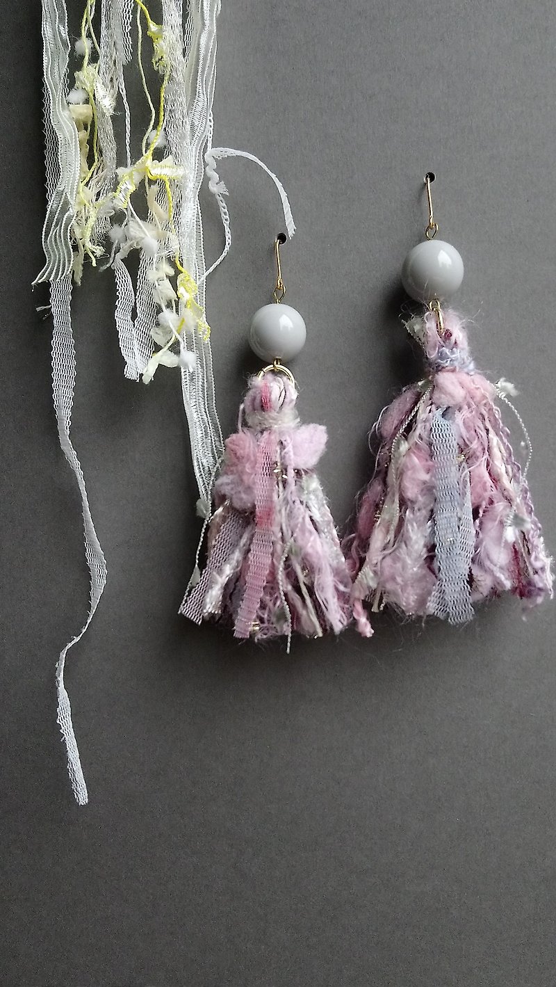 Ming Lan Yixi Shenzhen and Acrylic Beads Earrings - Earrings & Clip-ons - Cotton & Hemp Pink
