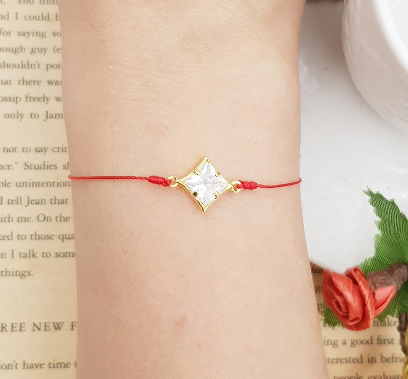 Sterling silver gold-plated diamond diamond clover four-leaf clover double-sided design hand rope bracelet red line bracelet diamond - Bracelets - Other Man-Made Fibers Red
