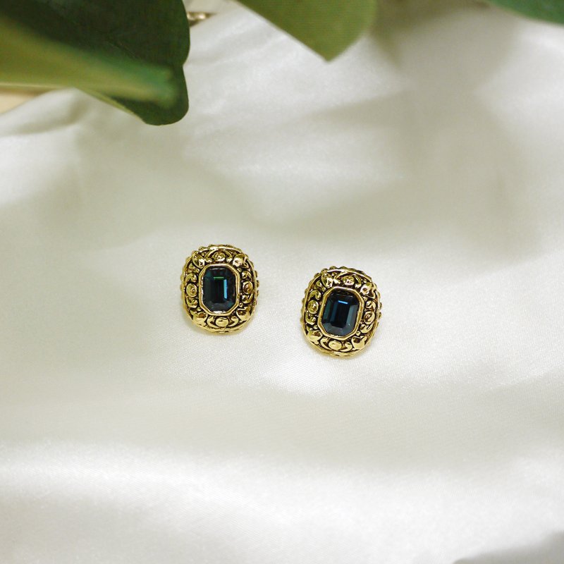 Classical retro engraved blue earrings - Earrings & Clip-ons - Gemstone Blue