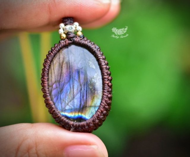 高品質★パープルラブラドライト マクラメペンダント lay020 虹色の夜明け 高品質 パープルラブラドライト マクラメ