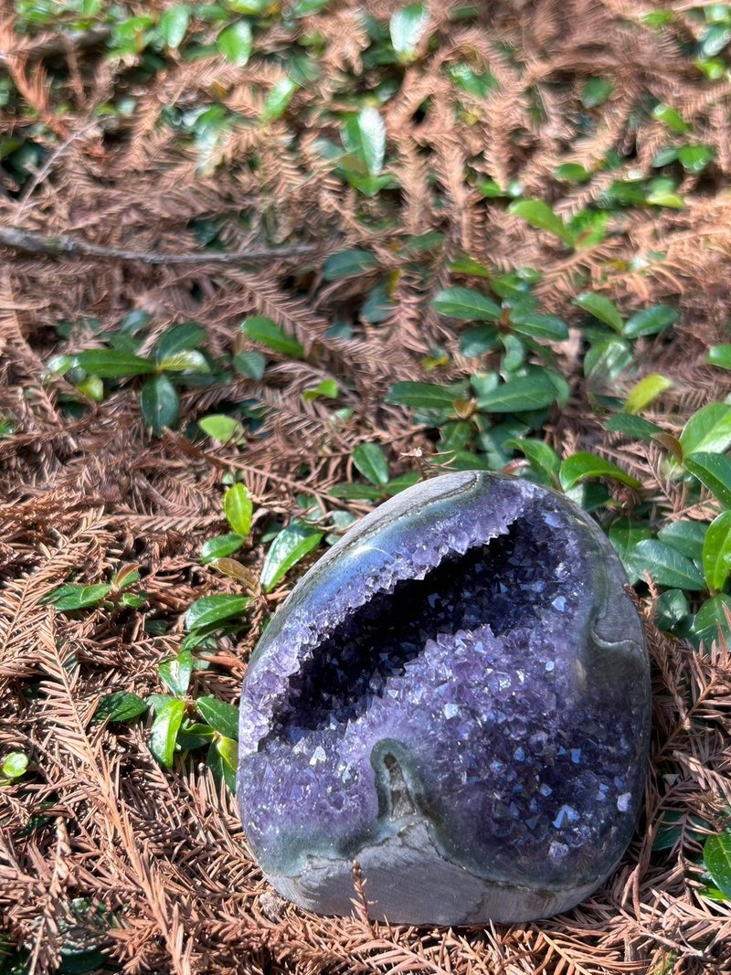 Huaguang-Zangjingge | Uruguay Smiling Amethyst Geode | Corresponding to the Ajna Chakra Crown Chakra - Vacuum Flasks - Glass 