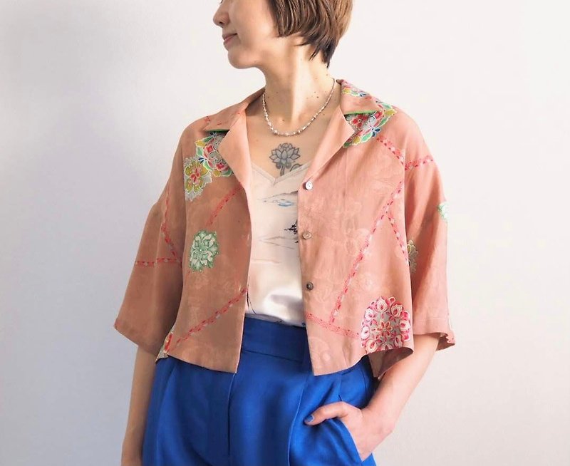 絲．絹 女襯衫 - 【日本製造】灰粉色曼陀羅、短款上衣、升級和服襯衫、獨一無二